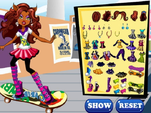 Play Clawdeen skates