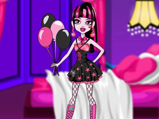 Play Delicate Dracula Dress Up