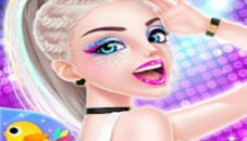 Fashion Celebrity & Dress Up Game